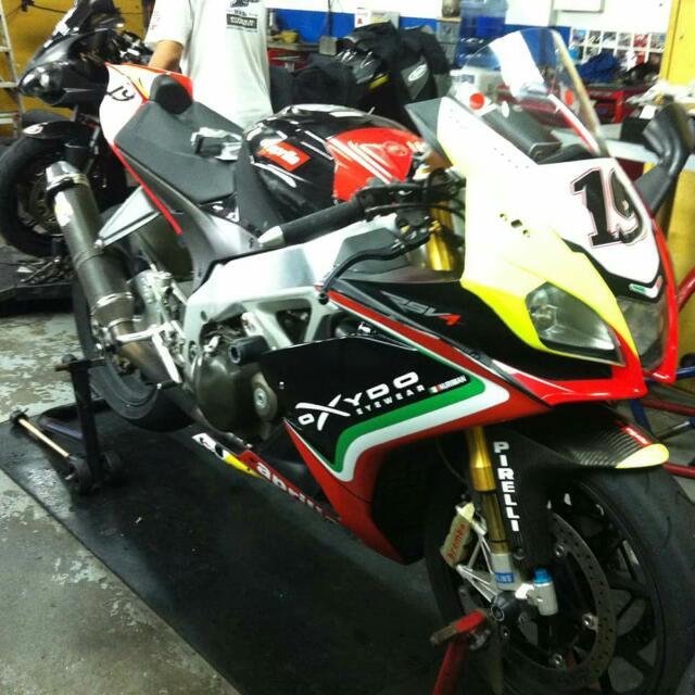 Motorcycle Aprilia Rsv4 Factory 2009 Motorbikes On Carousell