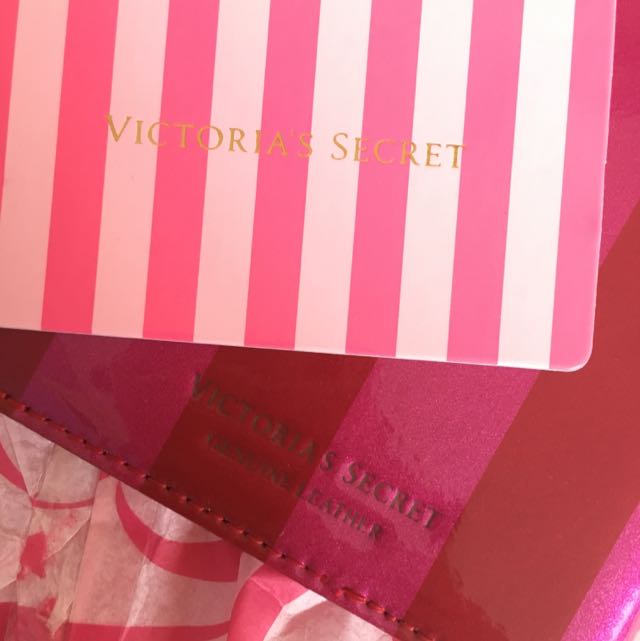 Authentic Victoria's Secret Passport Cover, Women's Fashion, Bags