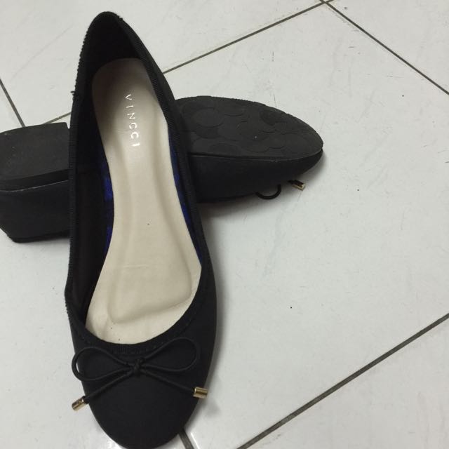Black flat shoes hot sale size 5