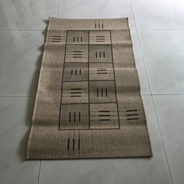 Brand New Carpet (Category: Carpets & Mats) located in Singapore. Submitted by tubbie (Listing ID 39250412, Image 1). Description: .