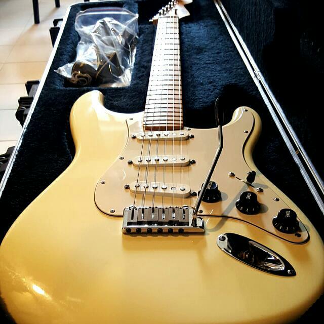 2003 american standard stratocaster