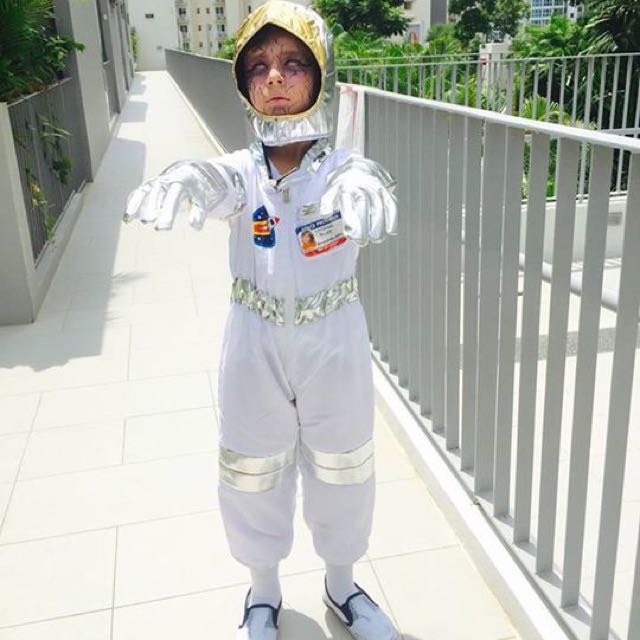 melissa and doug astronaut costume