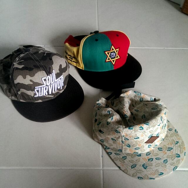 Assorted Caps (Category: Caps & Hats) located in Singapore. Submitted by drrrn (Listing ID 39351356, Image 1). Description: .