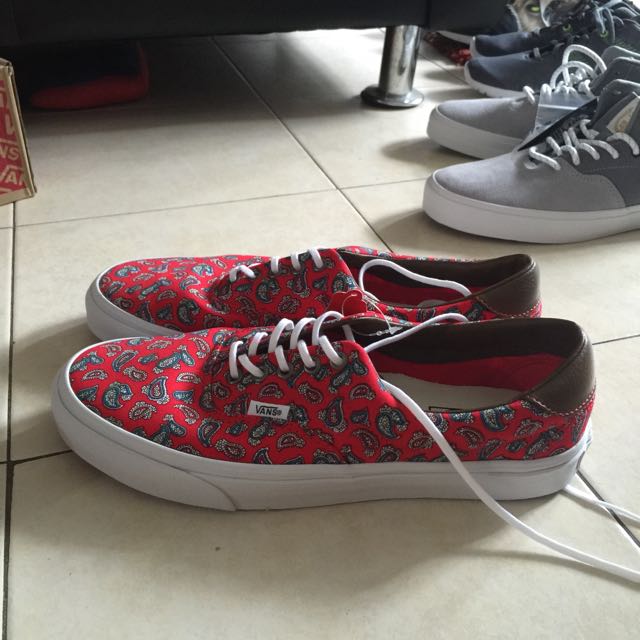 Vans Era Risk Red (Paisley), Men's Fashion, Footwear, Dress Shoes on Carousell