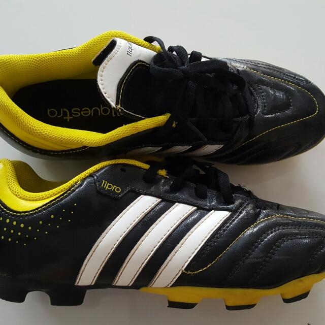 children soccer boots