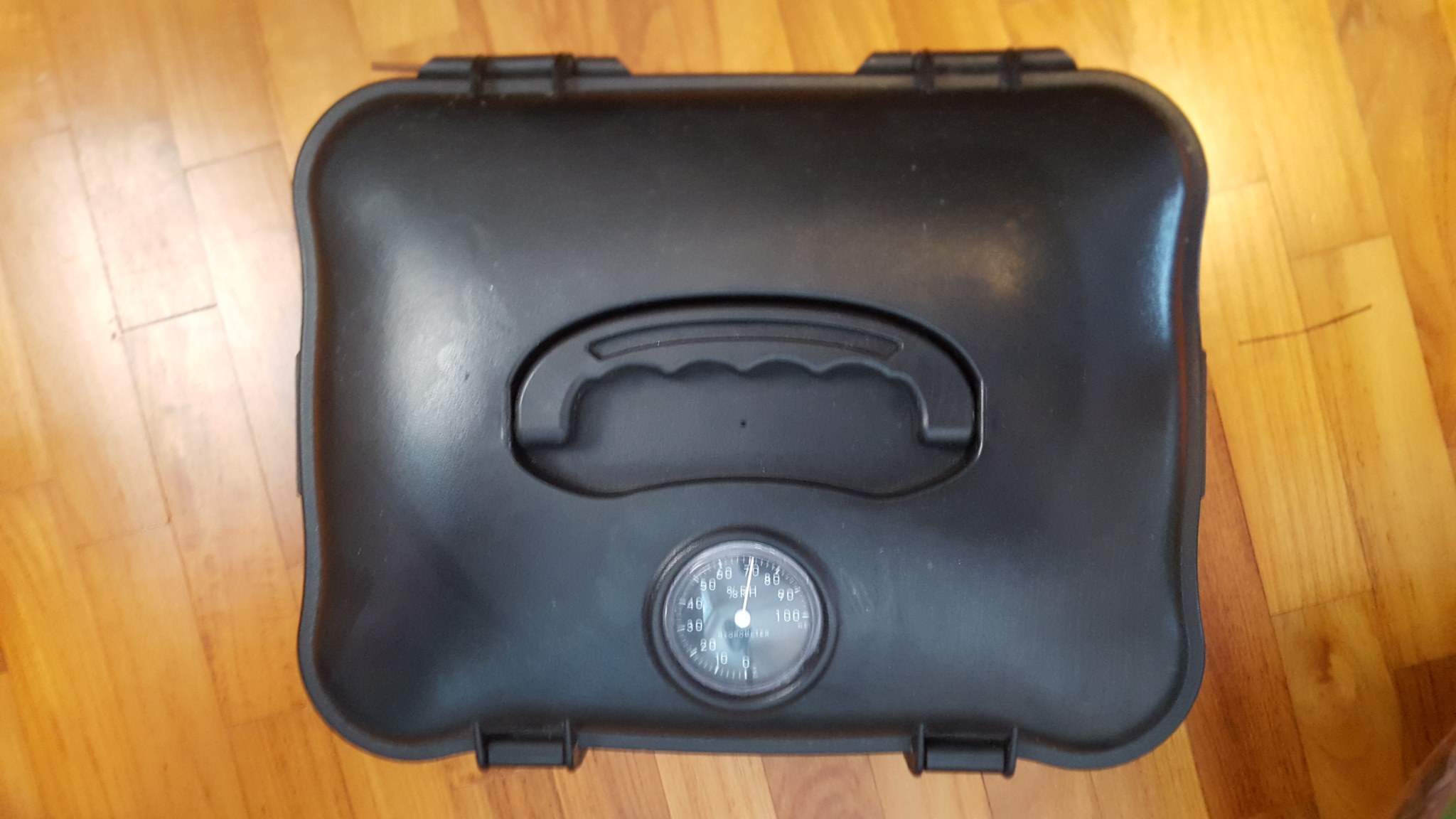 Dry box for camera, Hobbies & Toys, Toys & Games on Carousell