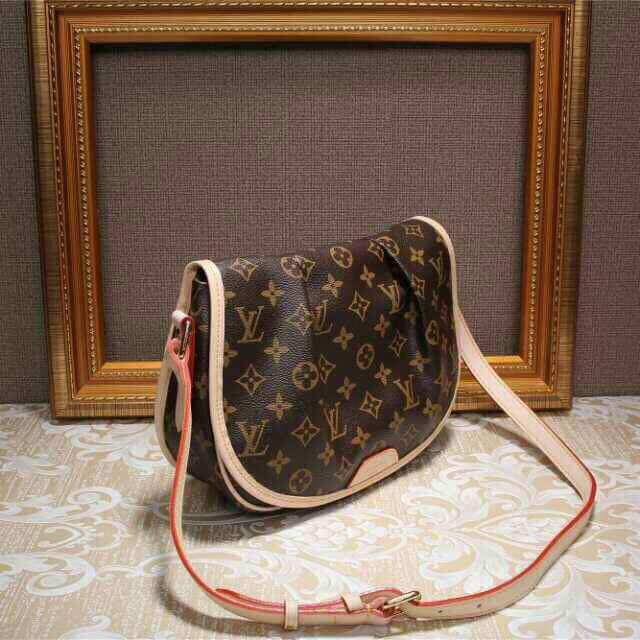 LOUIS VUITTON M40474 MONOGRAM MENILMONTANT PM CROSSBODY BAG, Luxury, Bags &  Wallets on Carousell
