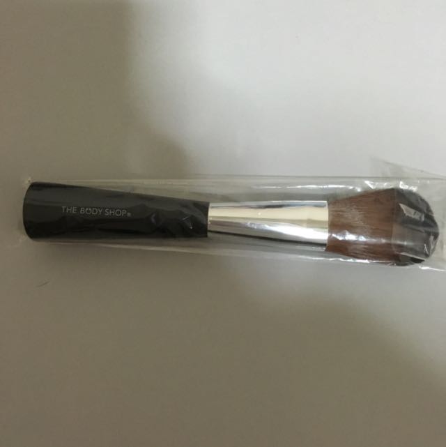 The Body Shop Face And Body Brush, Women's Fashion, Jewelry
