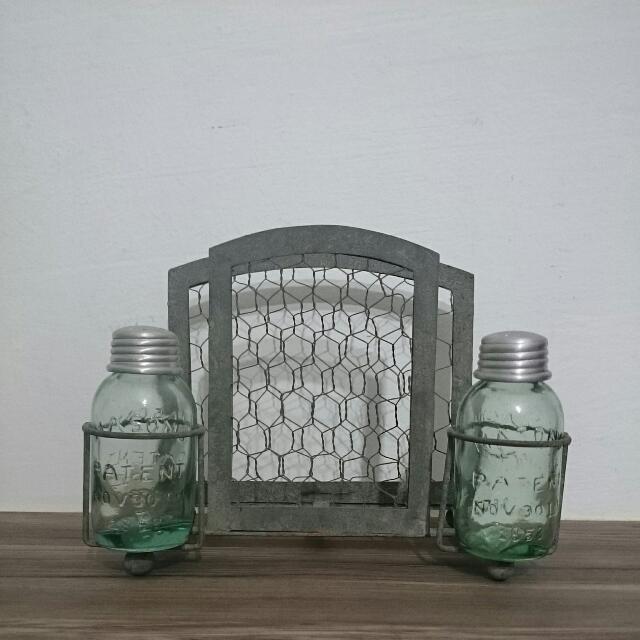 Vintage Looking Chicken Wire Napkin Salt Pepper Mason Jar Holder