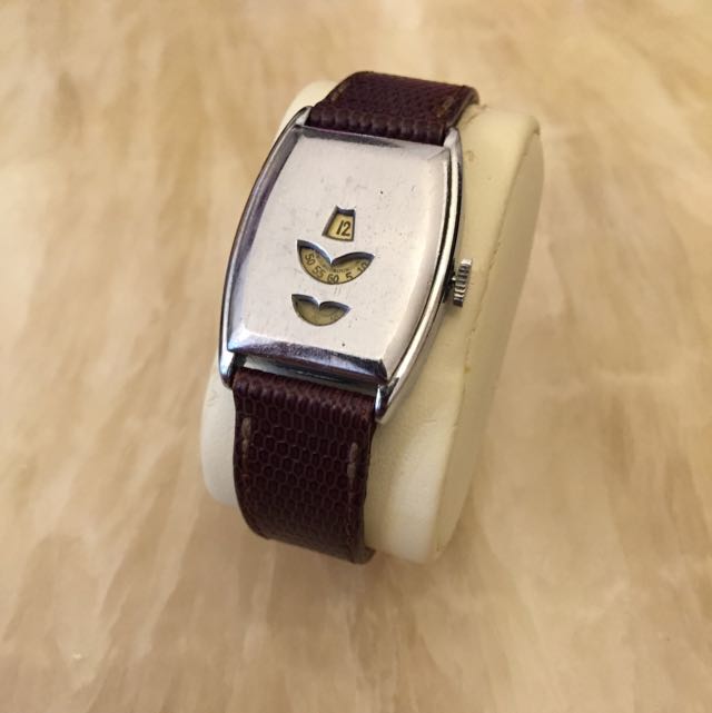 Vintage jump hour hotsell watch for sale