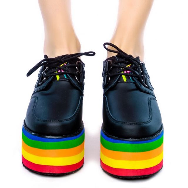 Yru platform crocs sale
