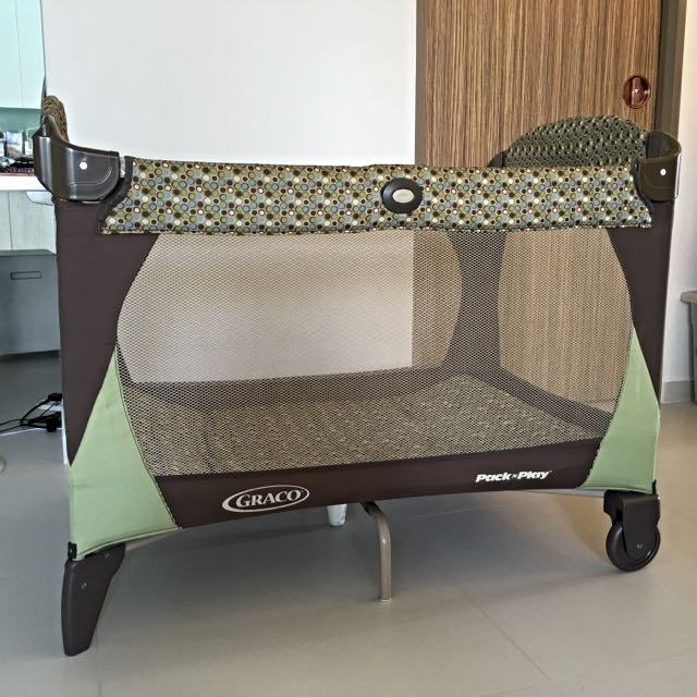 Graco polka dot pack n play 2025