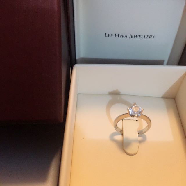Lee hwa clearance ring