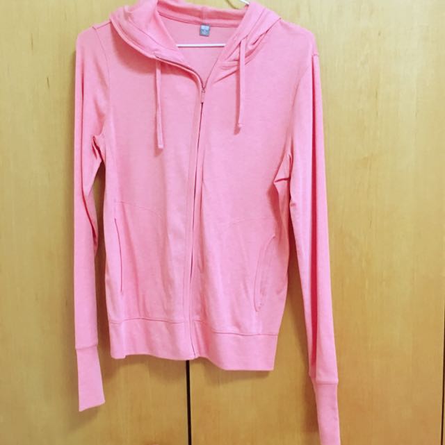 Uniqlo Uv Hoodie Jacket Women S Fashion On Carousell