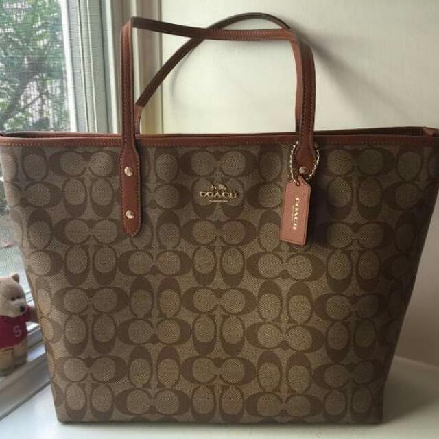 Coach 36876 Signature City Zip Tote