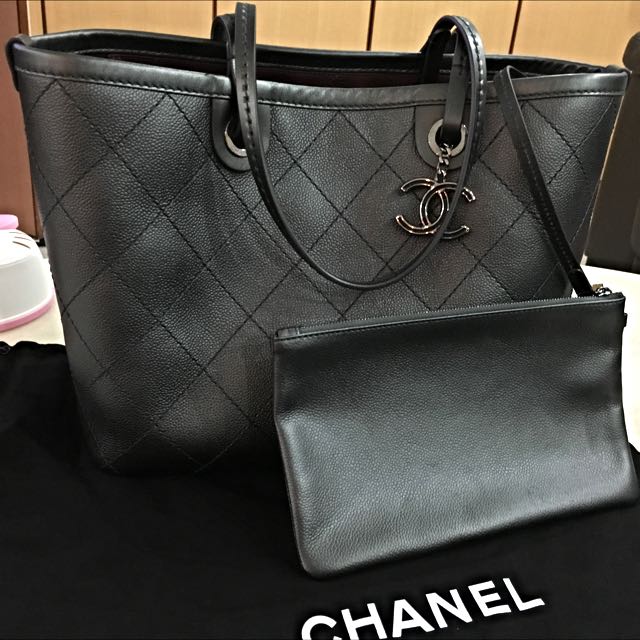 Chanel Shopping Fever Tote 2024 favors