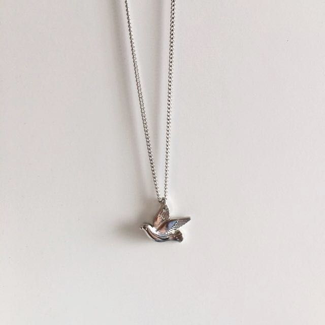 BN Lovisa Bird Necklace, Health & Beauty on Carousell