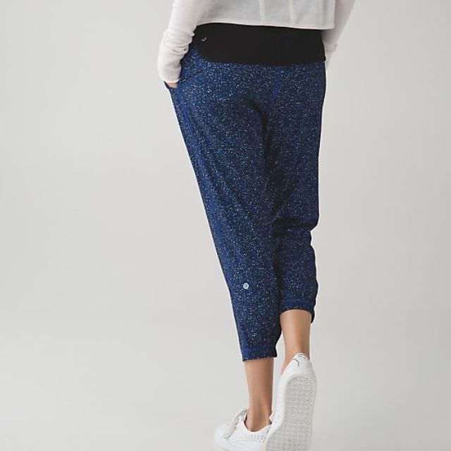 namaskar crop lululemon