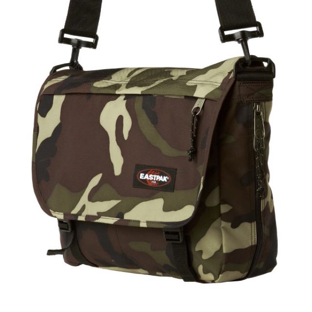 Eastpak delegate camo discount