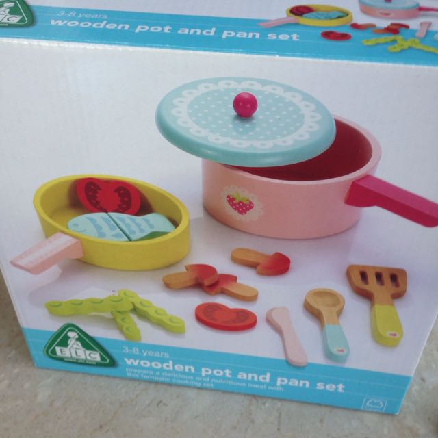 wooden pan set toy