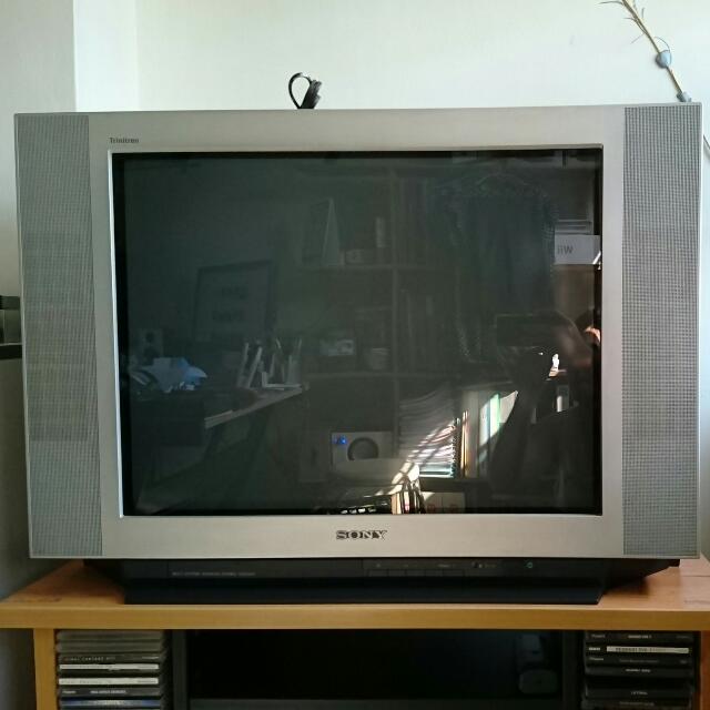 Sony 27" CRT TV, TV & Home Appliances, TV & Entertainment, TV on Carousell