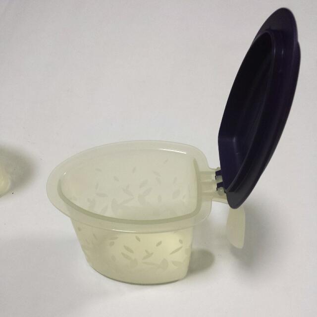 Tupperware Containers (Category: Water Purifers & Dispensers) located in Singapore. Submitted by brighttaiyang (Listing ID 40087285, Image 3). Description: .