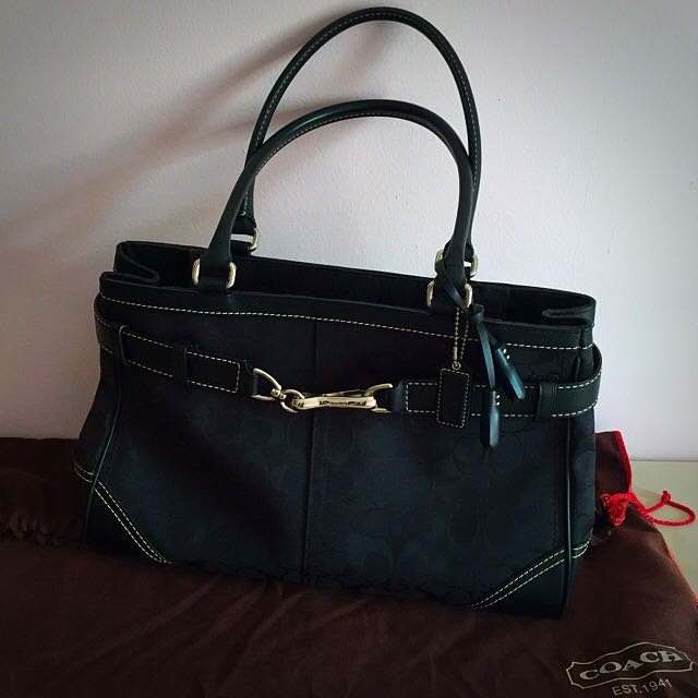 Coach Hampton Signature Carryall Tote Bag In Black