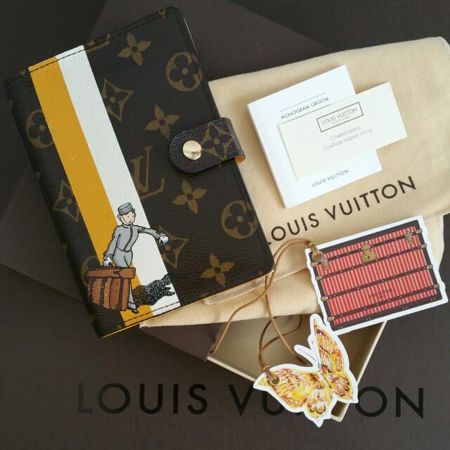 Louis Vuitton Limited Edition Monogram Porte Monnaie Round Groom