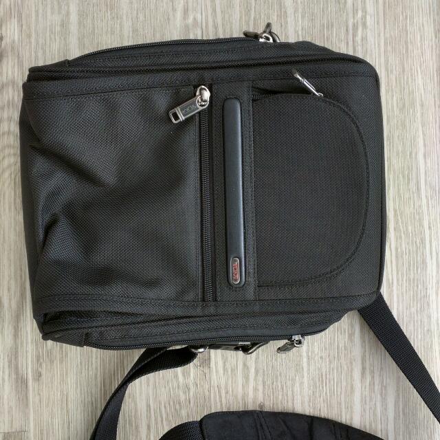 tumi alpha pocket bag small