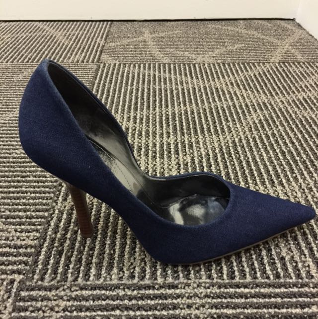 sexy, pointed shoes Size 8.5 