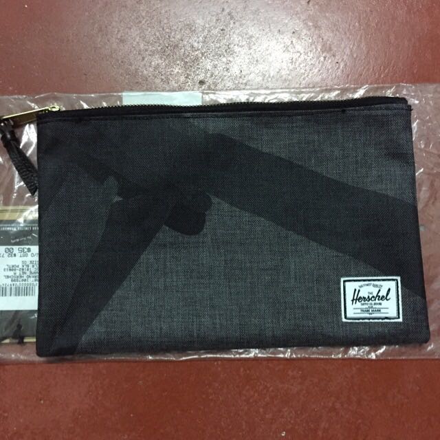Herschel Pouch (Reserved), Men's Fashion, Bags, Belt bags, Clutches and ...