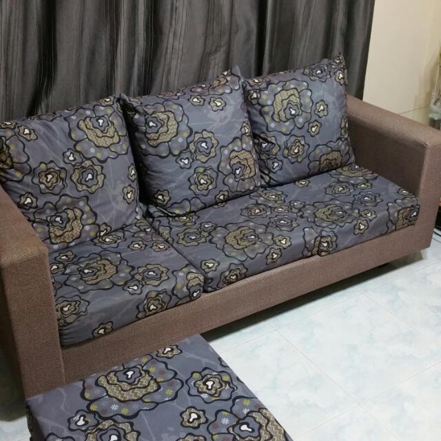 Sofa With An Ottoman (Cash & Carry), Furniture & Home Living, Furniture