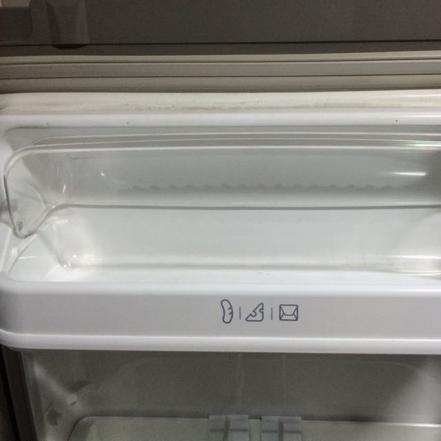 fridge inside parts