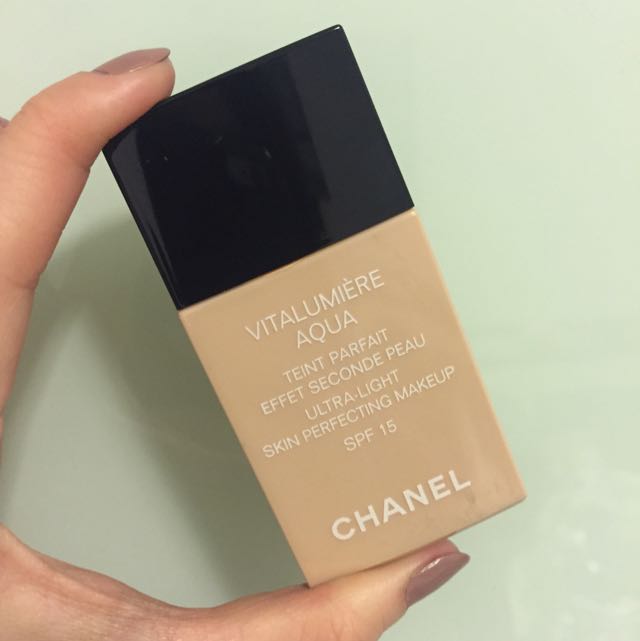 Chanel Vitalumiere Aqua (10 Beige)