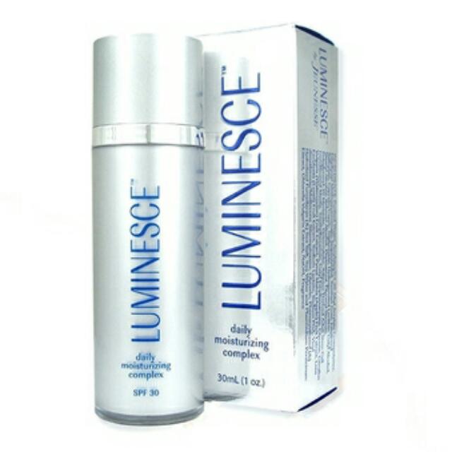 luminesce daily moisturizing complex