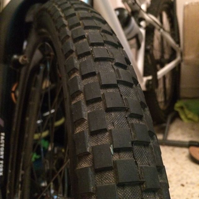 maxxis holy roller 2.4