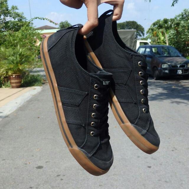 Price Reduced Macbeth Eliot Black Gum Gold Classic Men s Fashion