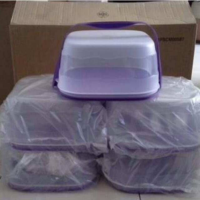 Tupperware Square Cake Taker Reduced Women S Fashion On Carousell