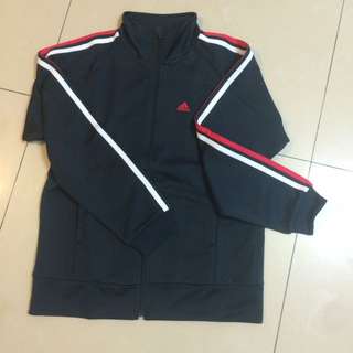 全新adidas女外套，s/m，日本帶回