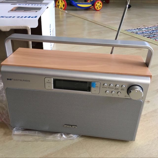 Philips Portable Radio vintage look, Furniture & Home Living, Home