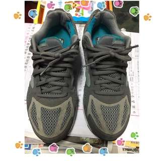 便宜出售～Skechers 運動鞋