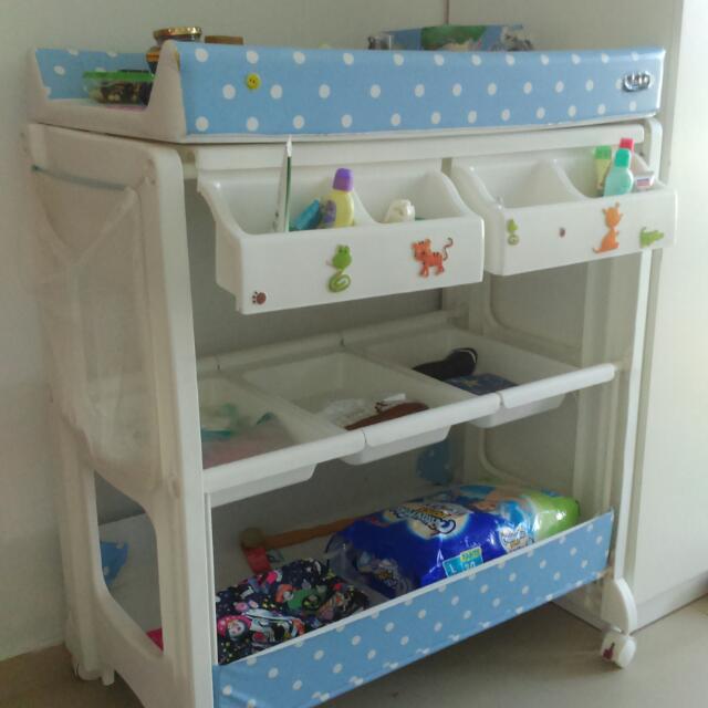 lucky baby changing table