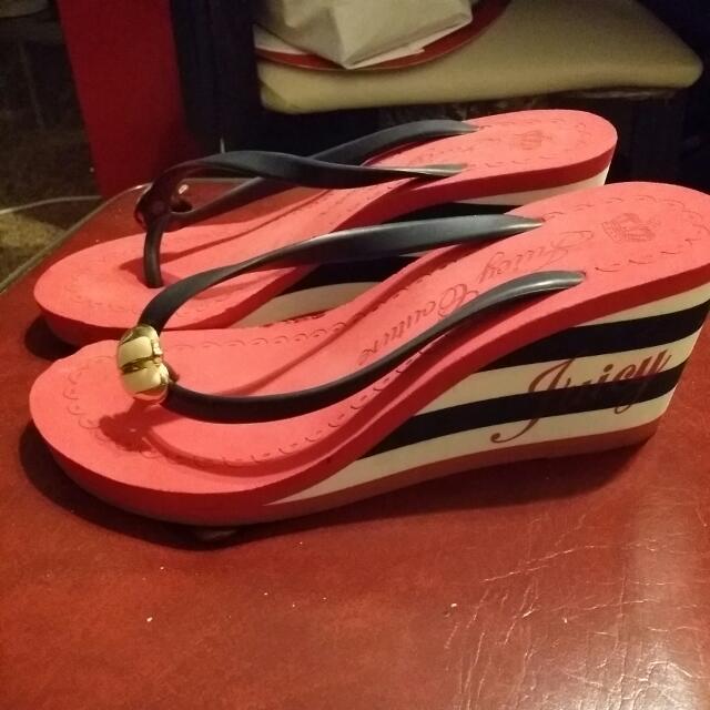 juicy couture platform sandals