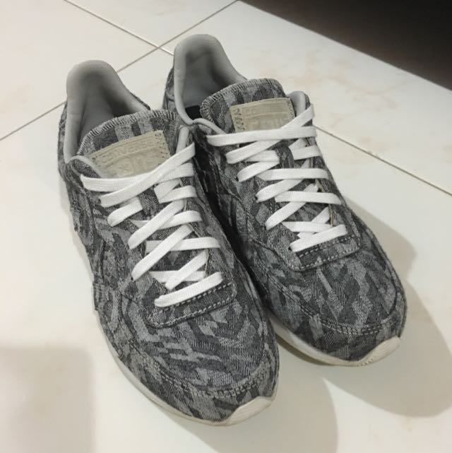 Converse auckland racer on sale silver