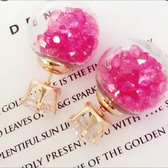 Earring (Category: Earrings) located in Singapore. Submitted by tinypieces (Listing ID 41428699, Image 3). Description: .