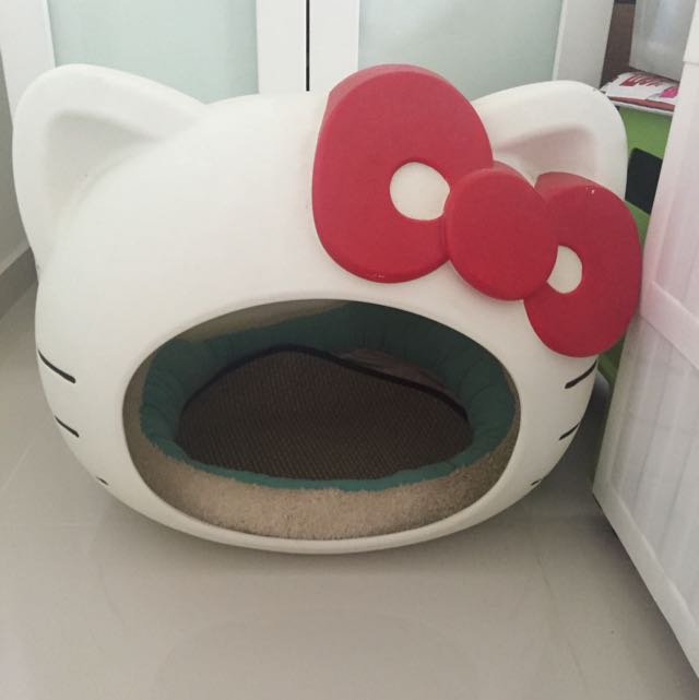 Hello Kitty Dog House, Babies & Kids, Bathing & Changing, Other Baby Bathing & Changing Needs on