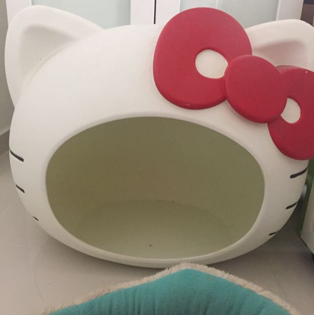 Hello Kitty Dog House, Babies & Kids, Bathing & Changing, Other Baby Bathing & Changing Needs on