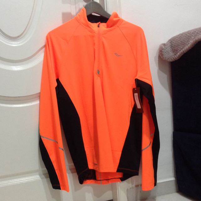 Saucony Nomad Sportop Men s Fashion Activewear on Carousell