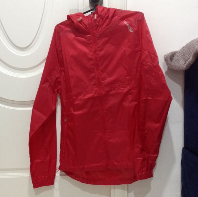 Saucony Palladium Packable Jacket Men s Fashion Activewear on Carousell