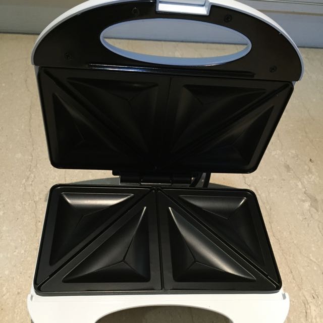(Reserved) Argos 2 Slice Sandwich Toaster, TV & Home Appliances